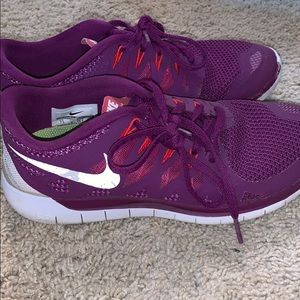 Nike free runs 5.0
